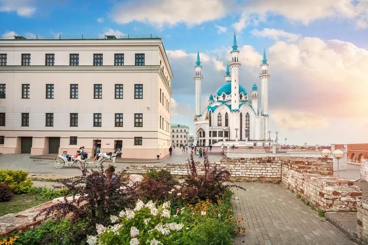 Автобус| Тайны белокаменного Кремля и сказки йошкар‑олинских площадей