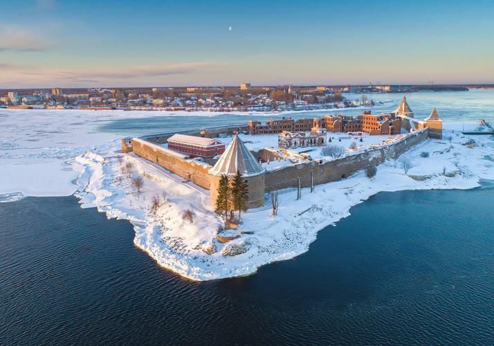 Автобус| Санкт-Петербург в шубе из снега
